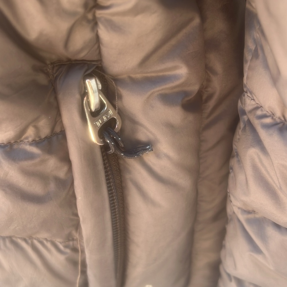 TUMI Women's Clairmont Pax Hooded Travel Pillow Jacket Brown Taupe Size L - Picture 4 of 13